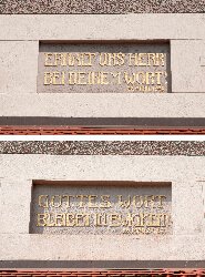 Detail Inschrift über dem Haupteingang der Evangelischen Gustav-Adolf-Kirche