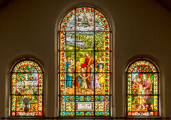 Ostfenster im Obergeschoss der Evangelischen Gustav-Adolf-Kirche