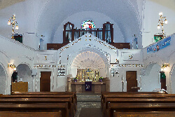 Altarraum der Evangelischen Gustav-Adolf-Kirche